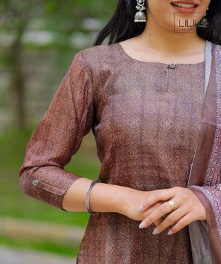 Hazel Brown Chanderi Kurti with Shawl – Casual Elegance