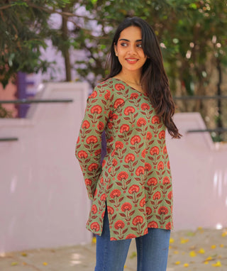 Sage Gardenia Cotton Short Top with 3/4 Sleeves