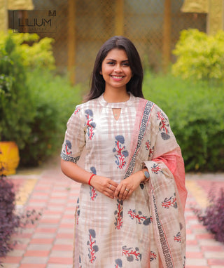 Alabaster Bloom Kurti half sleeve detail