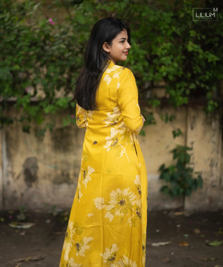 Back view of A-line kurti with slit