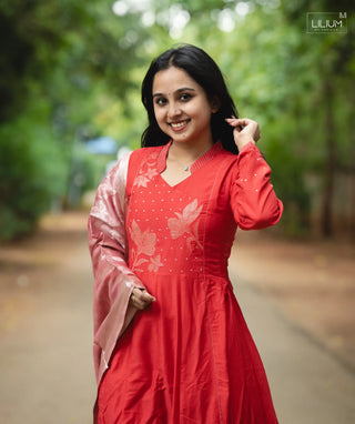 Full sleeve detail on muslin kurti