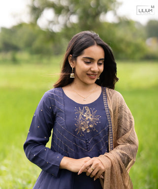 Elegant silk kurti set with pockets and dupatta