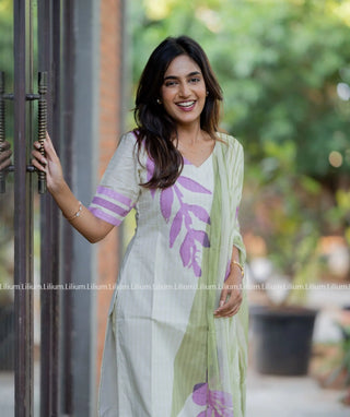 Side view of kurti highlighting pockets and slits