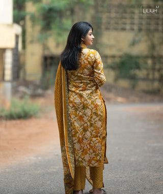 Elegant Women’s Cotton Ensemble