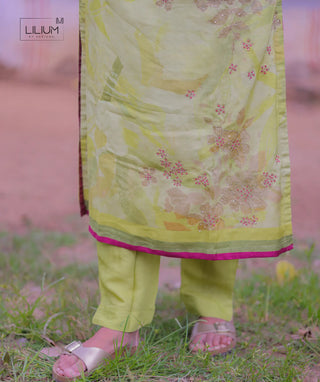 Muslin Kurti with 3/4th Sleeves and Pockets