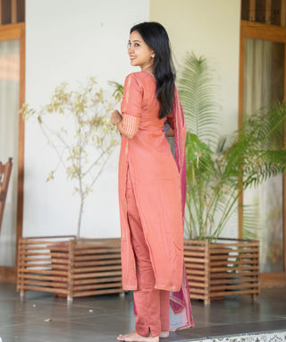 Festive Kurta Set with Functional Pockets