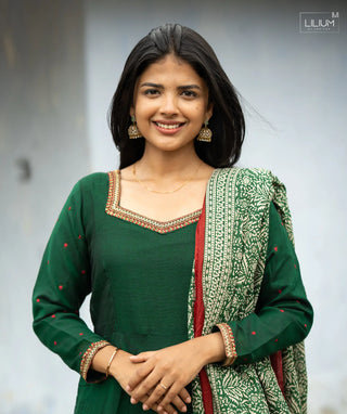 Handloom Silk Kurta Set with Dupatta in Forest Pine