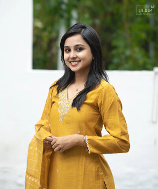 Elegant Handloom Silk Kurta Set for Women