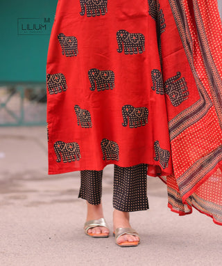 Back view of 3-piece A-line Rouge Royal set