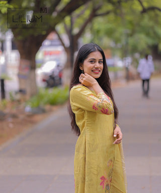 Stylish Kurti with Shawl for Women