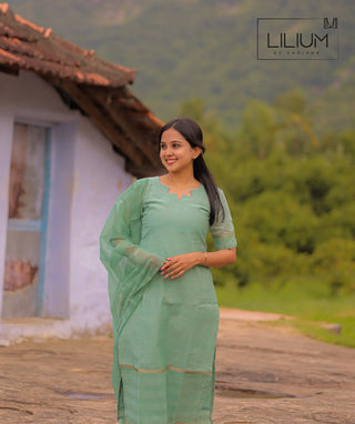Casual Meadow Glow kurti with elbow sleeves and pockets