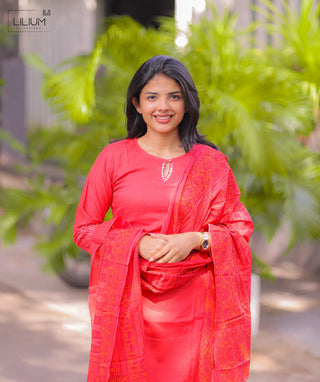 Women’s casual cotton outfit with 3/4th sleeves