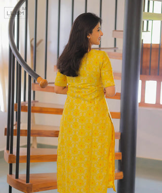 Stylish Silk Outfit with Elbow Sleeves