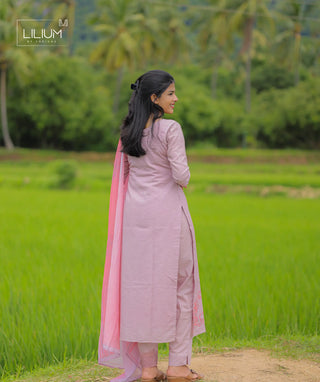 Stylish Women’s Cotton Festive Set