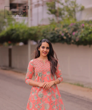 Women’s casual co-ord outfit in blush pink with 3/4 sleeves
