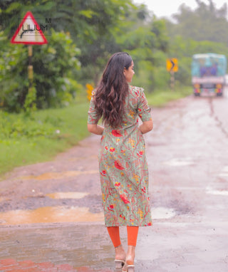 Side view of breathable cotton slub kurti in eucalyptus rouge