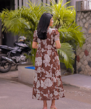Casual maxi dress in earthy cocoa tones