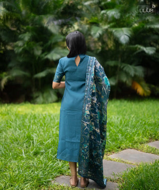 Jade Reverie Slub Muslin Kurti with Open Shawl