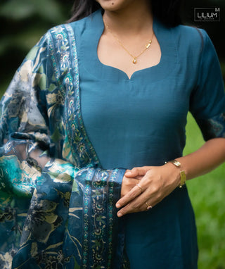 Jade Reverie Slub Muslin Kurti with Open Shawl