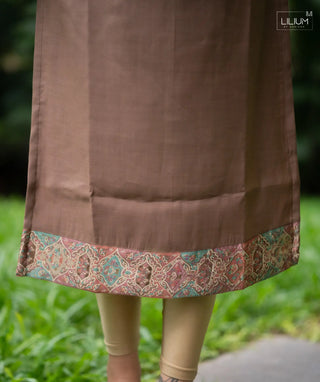 Umber Elegance Slub Muslin Kurti with Open Shawl