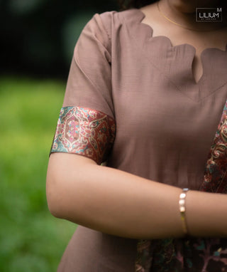 Umber Elegance Slub Muslin Kurti with Open Shawl