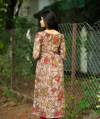 Traditional kalamkari kurti styled with flats