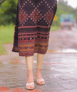 Elegant casual kurti with 3/4 sleeves – front detail