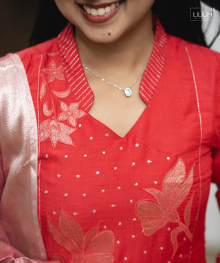 Kurti side pockets close-up