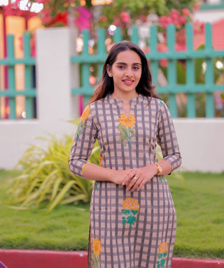 Handloom cotton checked blossom co-ords with slit