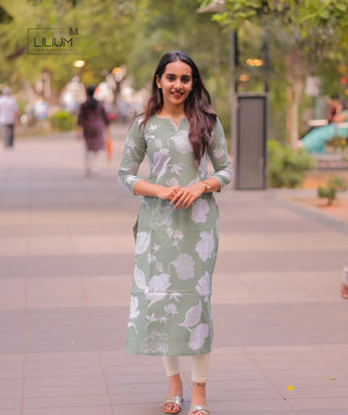 Celadon cotton kurti with lace neckline – front view