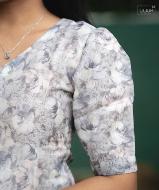 Back view of pull-on style silk kurti