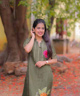 Stylish silk kurti for women’s casual occasions
