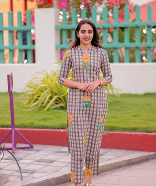 Checked Blossom handloom cotton co-ords set front view