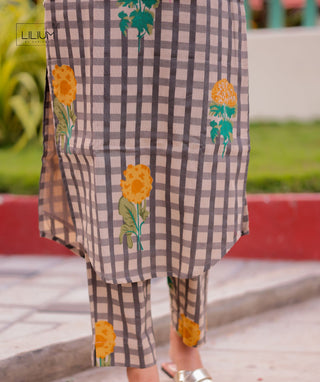 Checked blossom co-ords set with functional pockets
