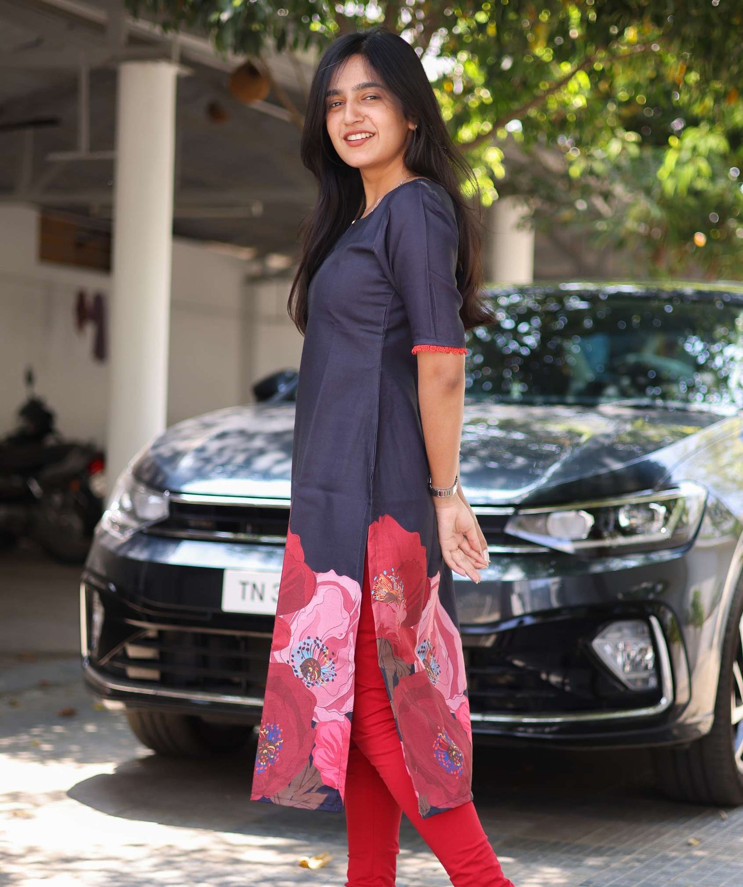 Black & Red Floral Linen Kurti – 3/4 Sleeve, Loop Neck