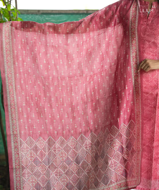 Side view showing kurti drape and fit