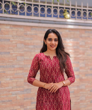 Tussar fabric kurti in maroon – full body view
