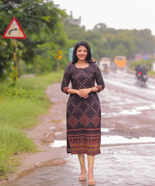 Front view of garnet muslin kurti for women