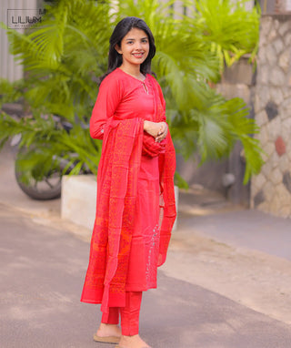 Comfortable soft cotton outfit with lining